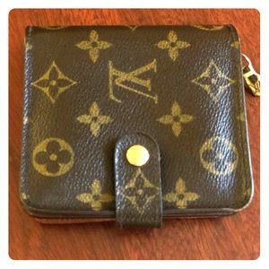 Authentic Louis Vuitton wallet❤️💚 sale💚❤️